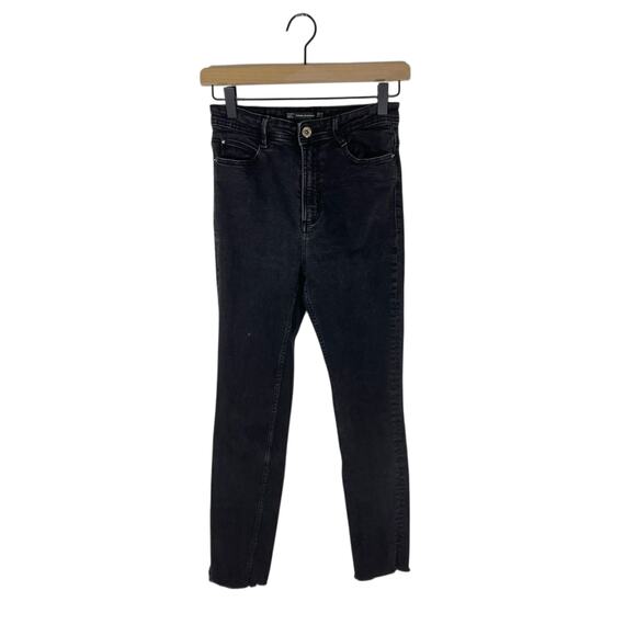 Zara Trafluc High Rise Raw Hem Black Skinny Jeans SZ 6 Casual Emo Grunge Goth - Picture 1 of 5